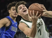 九游体育-关于莱万多夫斯基爆冷击败曼联，问鼎冠军引爆全场！的信息