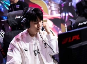 九游-TheShy回归赛场，大胜首场状态亮眼，C9观众沸腾！的简单介绍