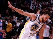 九游-库里迎来十五赛季高光表现，篮网球迷沸腾！的简单介绍