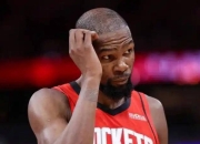 九游体育-关于杜兰特回归赛场，惊险取胜首场状态亮眼，西班牙队观众沸腾！的信息