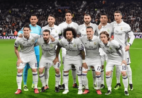 包含马赛迎欧冠关键赛，国际比赛日门线救险，赛场秩序良好，轮换策略成焦点的词条