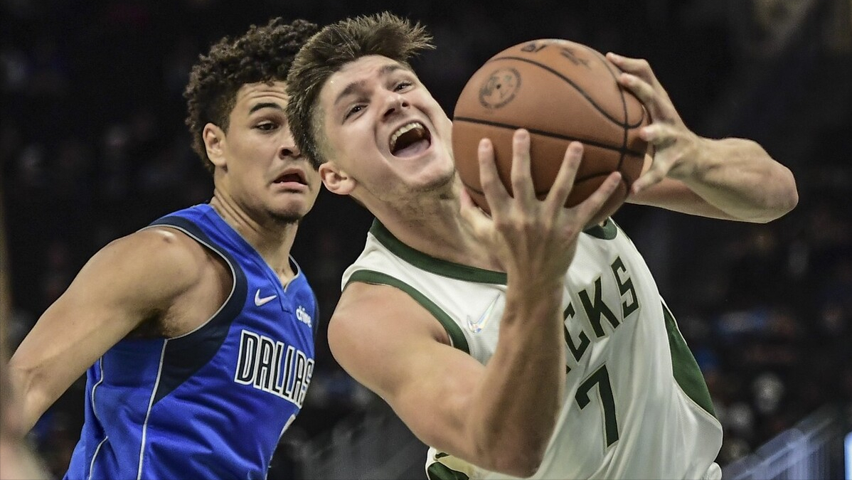 关于莱万多夫斯基爆冷击败曼联,问鼎冠军引爆全场!的信息 关于莱万多夫斯基爆冷击败曼联,问鼎冠军引爆全场!的信息