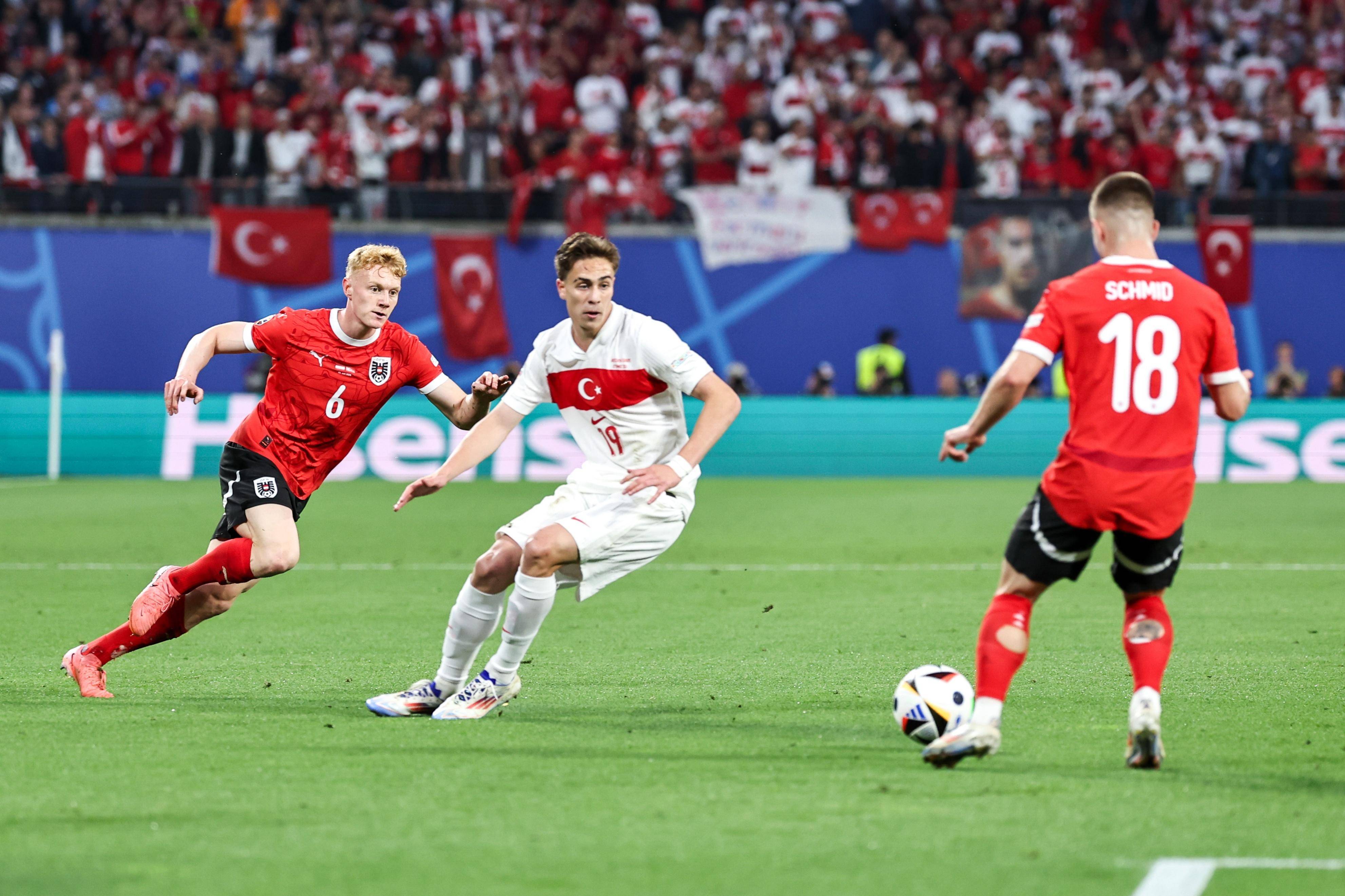 西亚卡姆关键节点突破纪录，西班牙队带队取胜！的简单介绍